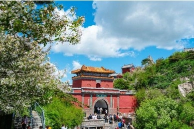 Mount Tai Hiking and Scenic Photography Attractions