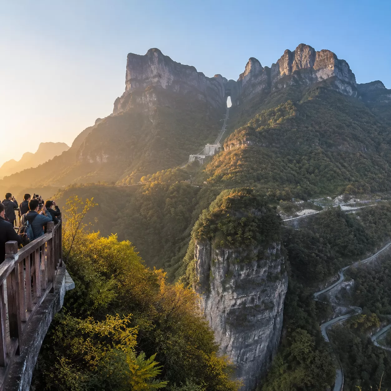 Tianmen Mountain and Nearby Scenic Attractions
